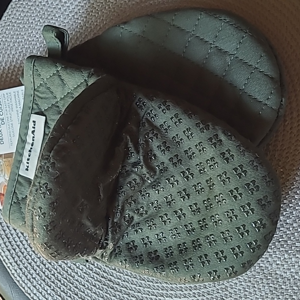 KitchenAid Mini Mitts - Picture 4 of 7